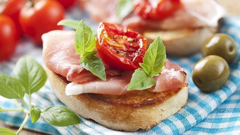 Tartine prosciutto crudo e pomodori_16_9